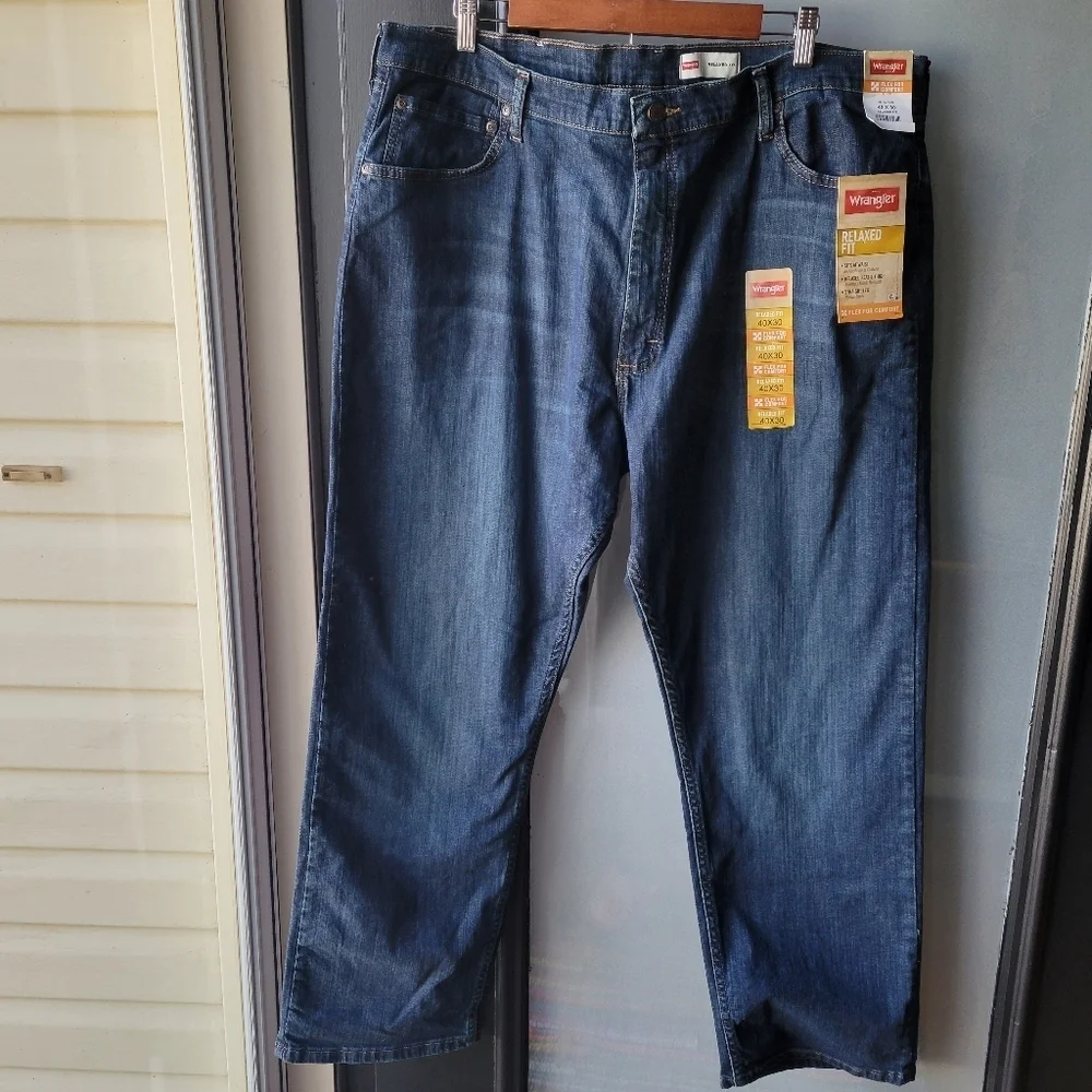 Wrangler Men's Relaxed Fit Blue Jeans Denim Flex For comfort Size 40x30 NWT